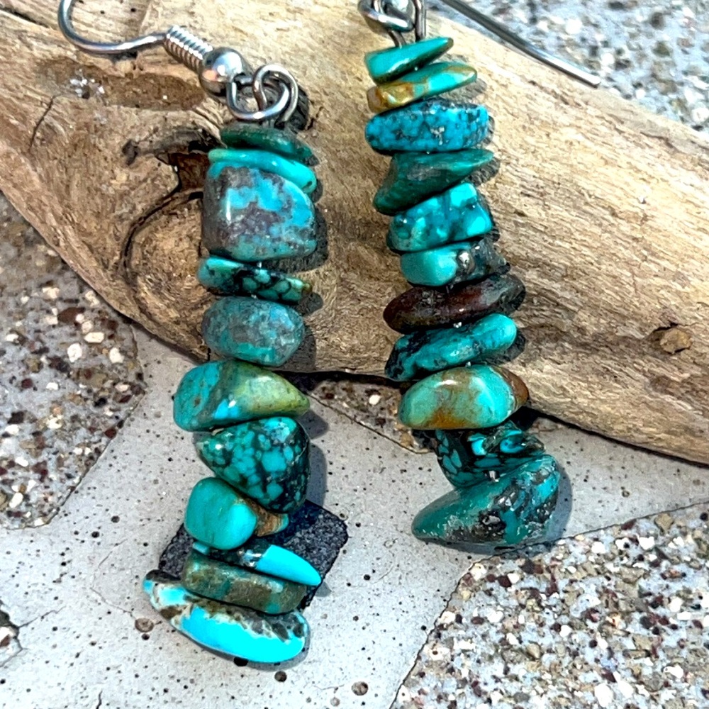 Turquoises Chip Earrings. - Picture 1 of 5